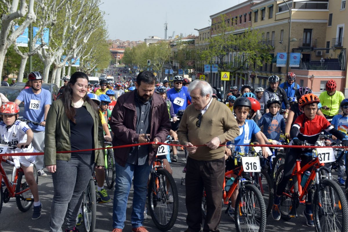 La celebración del XXI Día Municipal de la Bicicleta y V del Patín congrega 650 participantes por las calles de la ciudad