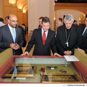 arcía-Page asiste a la inauguración de las exposiciones del XXVII Encuentro Nacional de Cofradías de Semana Santa