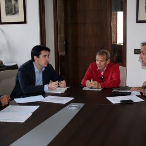 l Gobierno local repasa con la Asociación de Vecinos “Amigos del Polígono” las obras en Santa María de Benquerencia