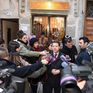 l Gobierno local ahorrará cerca medio millón de euros negociando con los bancos la deuda del Pago a Proveedores