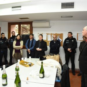 l alcalde felicita la Navidad a los Bomberos  y Policías Locales de la ciudad