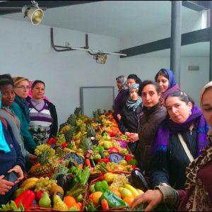 incuenta personas participan en un taller para promover alimentación saludable entre colectivos en riesgo de exclusión