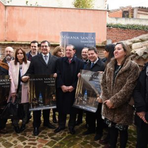 l alcalde señala que tradiciones multitudinarias como la Semana Santa ofrecen certidumbre a la sociedad