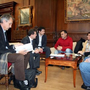 l alcalde mantiene un encuentro con la nueva junta directiva de la AAVV “Río Chico”