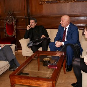 l alcalde de Toledo se reúne con los representantes de la Federación Regional Gitana de Castilla-la Mancha