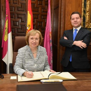 l alcalde recibe en el Ayuntamiento a la Presidenta del Comité del Patrimonio Mundial de la Unesco