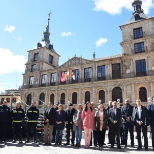 oledo guarda un minuto de silencio en memoria de las víctimas del accidente aéreo en los Alpes