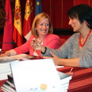 helo Sierra, galardonada en la XIII edición del premio literario Princesa Galiana