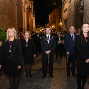 l acalde participó en la procesión del Jueves Santo en la capital regional