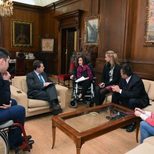 l alcalde se interesa por las inquietudes de los colectivos sociales que trabajan por personas con enfermedades raras