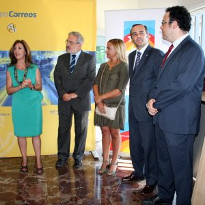 l Consistorio muestra su apoyo a la exposición de “arte postal” organizada por Correos y que reflexiona sobre el autismo