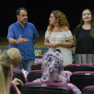 l concejal de Servicios Sociales plantea promover el trabajo comunitario para prevenir situaciones de emergencia social