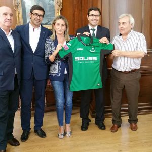 a alcaldesa de Toledo se reúne con los representantes y principales patrocinadores del Club Deportivo Toledo