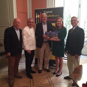 a delegación toledana presenta la documentación para que la ciudad sea Capital Española de la Gastronomía en 2016