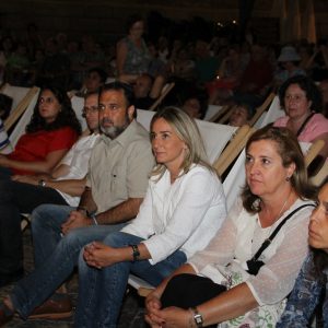 olón y miembros del equipo de Gobierno disfrutan del concierto de Cantigas de Sefarad