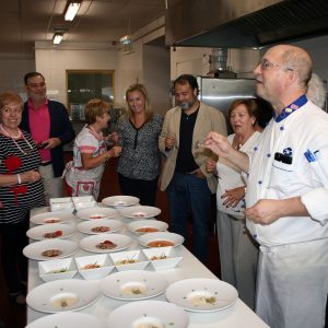 a gastronomía y la pintura, protagonistas en la jornada de hoy de la Semana del Mayor; mañana, actividades saludables