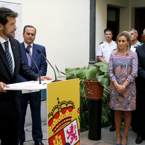 ilagros Tolón asiste a la toma de posesión del nuevo subdelegado del Gobierno en Toledo