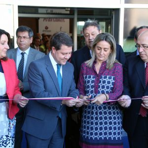 a alcaldesa invita a los responsables y artesanos de Farcama a sumarse en 2016 a la Capitalidad Gastronómica de Toledo