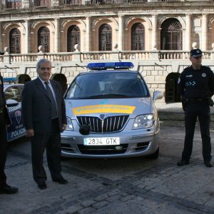 a Policía Local dispone de un radar móvil para mejorar el control de la velocidad en las principales vías de la ciudad
