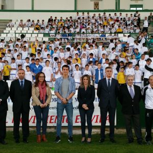 a alcaldesa de Toledo valora la práctica deportiva de los niños y jóvenes en la consolidación de valores educativos