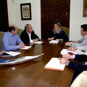 ilagros Tolón se compromete con los empresarios del Polígono a estudiar las mejoras en el entorno urbano de la zona industrial