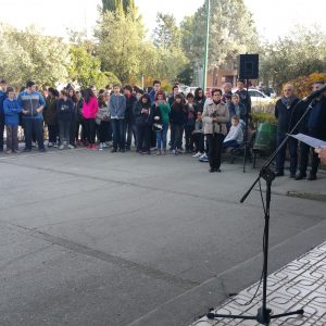 l vicealcalde anima a los estudiantes a conocer la Constitución y comprometerse en la defensa de sus valores