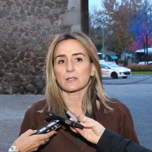 a alcaldesa anuncia un acuerdo con los bomberos municipales y la desconvocatoria de las movilizaciones previstas