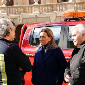 l Ayuntamiento mejora la flota del Parque de Bomberos con un nuevo vehículo todoterreno que hoy ha presentado la alcaldesa