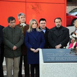 l Ayuntamiento, en el homenaje celebrado en la plaza Ciudad de Nara con motivo del Día Europeo de las Víctimas de Terrorismo