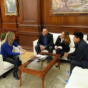 ilagros Tolón traslada a la comunidad ecuatoriana en Toledo el apoyo y solidaridad de los toledanos tras el terremoto