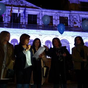 l Ayuntamiento ilumina su fachada de azul con motivo del Día Mundial del Autismo e insta a “fomentar la inclusión y tolerancia”