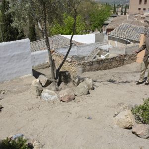 l Ayuntamiento supervisa las obras ejecutadas por miembros del Plan de Empleo en el talud de San Juan de los Reyes