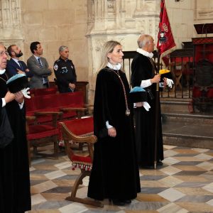 a Cofradía Internacional de Investigadores inviste a la alcaldesa como cofrade en un acto celebrado en San Juan de los Reyes
