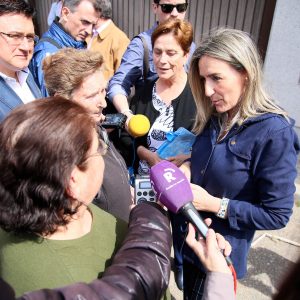 a alcaldesa cumple con Santa Bárbara su compromiso de derribar las “casitas bajas” de Navidad y abordar su reforma