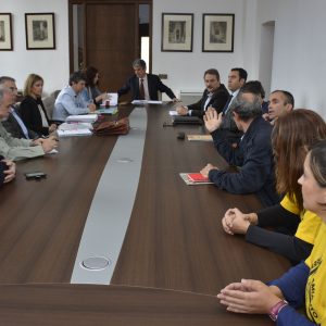 elimitar la extensión de los terrenos afectados por vertidos de amianto, primera medida de la comisión constituida hoy