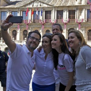 a alcaldesa destaca la importancia de promocionar la ciudad a través de las redes sociales en el primer InstaMeet de Toledo