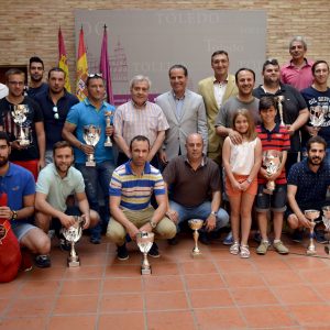 l Ayuntamiento acoge la entrega de trofeos de la temporada 2015 / 2016 de la Liga Municipal Soliss Fútbol 7 Toledo