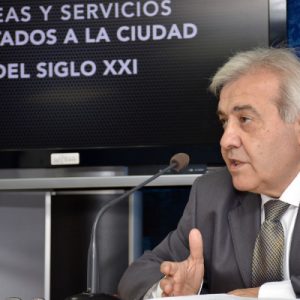 n total de cinco empresas presentan la documentación para participar en el concurso del servicio de autobuses urbanos