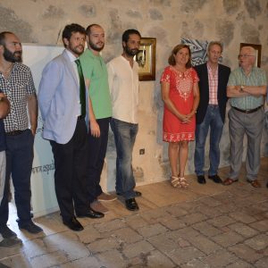 l Ayuntamiento respalda la muestra del damasquinador Oscar Martín sita en el Torreón del Puente de San Martín hasta el día 29