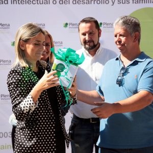 a alcaldesa muestra su apoyo y el del Ayuntamiento a las personas con discapacidad intelectual en el Día de la Plena Inclusión