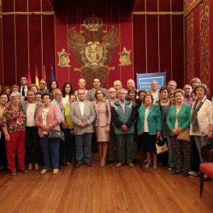 a alcaldesa ensalza al colectivo de mayores como uno de los activos más importantes y le invita a la VIII Semana del Mayor