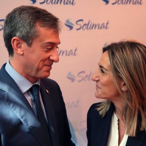 ilagros Tolón traslada su enhorabuena a Javier López Martín tras la renuncia de Gómez Mora a la Presidencia de Caja Rural