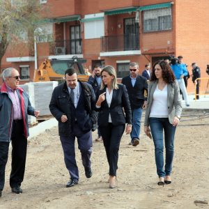 a alcaldesa visita las obras del paseo Ventalomar y anuncia una inversión total en el Polígono de 1 millón de euros durante 2016