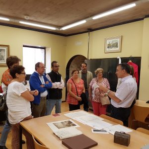 l Archivo Municipal acoge una visita guiada enmarcada dentro de la VIII Semana del Mayor