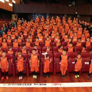 a alcaldesa destaca en la presentación del Ciudad de Toledo el “gran esfuerzo” del Ayuntamiento para fomentar el deporte