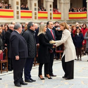 a alcaldesa participa en la entrega de condecoraciones enmarcada en la celebración del Día de la Inmaculada
