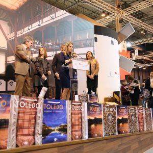 a alcaldesa presenta en FITUR 30 motivos para visitar Toledo en el año de la conmemoración como Ciudad Patrimonio