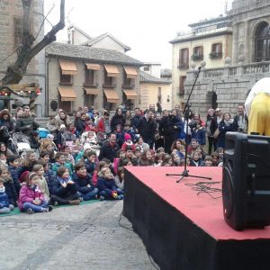 xito de participación en el espectáculo ‘Navidad en el huerto’ que ha acogido Azucaica y el Taller de Risoterapia en el Casco