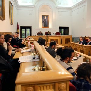 l Pleno municipal insta al Gobierno de España a cumplir los compromisos adquiridos con la UE para la acogida de refugiados