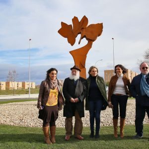 a alcaldesa cree que la nueva rotonda del Polígono mejora la seguridad, responde a demanda histórica y embellece la zona